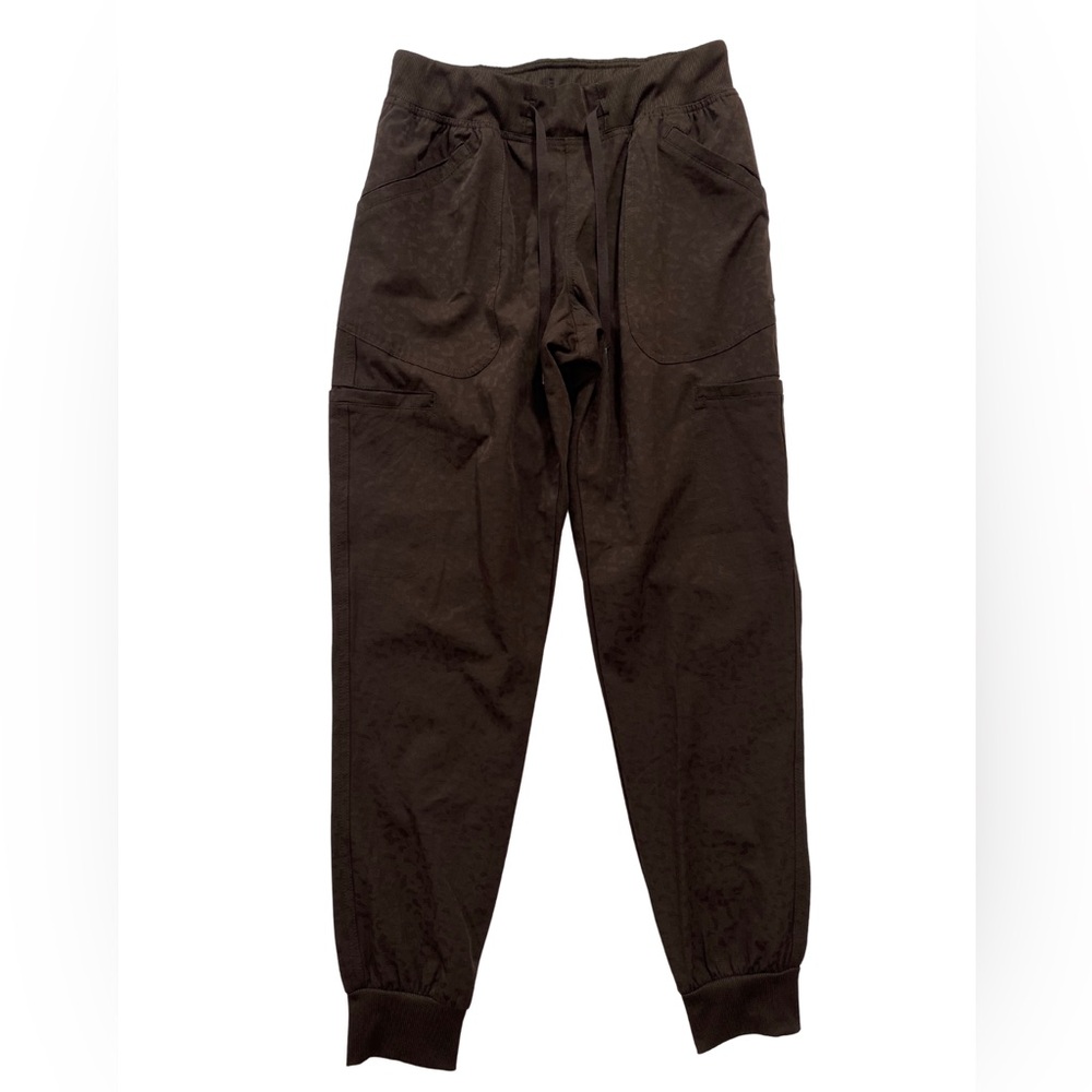 Ava Therese by Zavaté Apparel Brown Cheetah Print Scrub Joggers Pants Size XS
